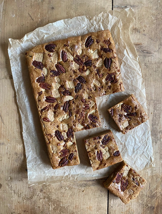 Karamelliseret hvid chokolade blondie