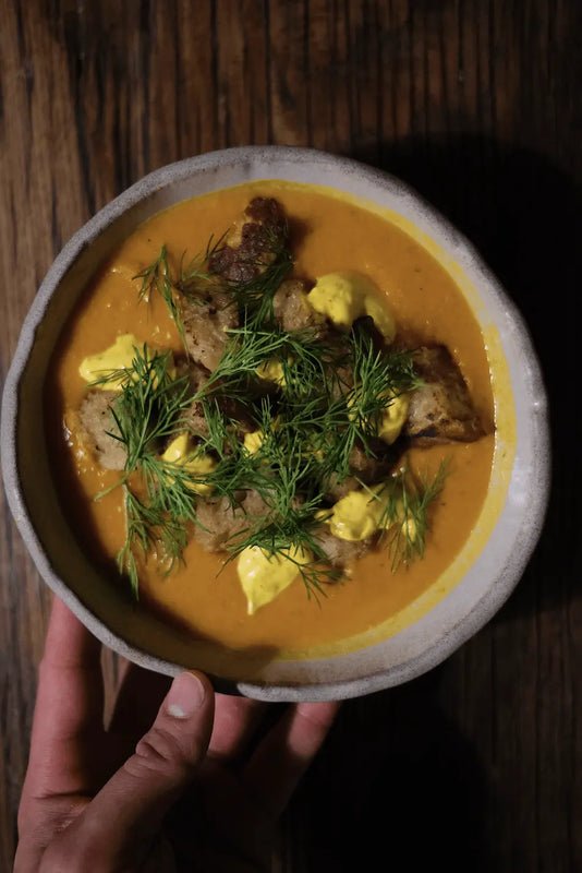 Safransuppe m. linser, safran-aioli, brødcroutoner og dild